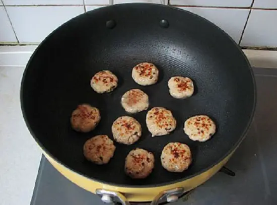 chiên vàng chả thịt gà