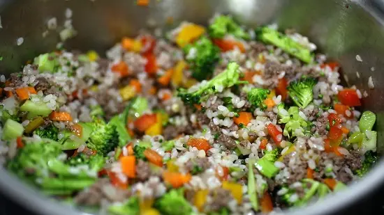 Cách làm cháo thịt bò rau củ kiểu Hàn mới lạ 3