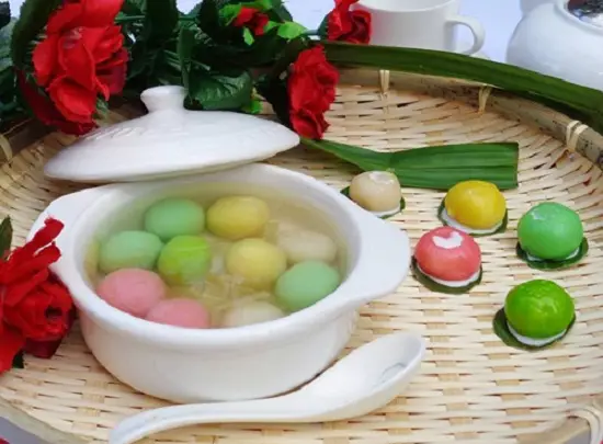 Cách làm chè trôi nước ngũ sắc đơn giản hấp dẫn