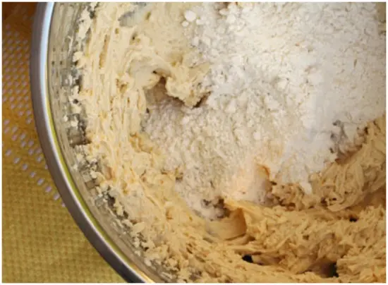 Cach-lam-cheesecake-socola-don-gian-khong-can-lo-nuong-04
