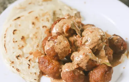 Cách làm chuối viên sốt lạ miệng siêu ngon