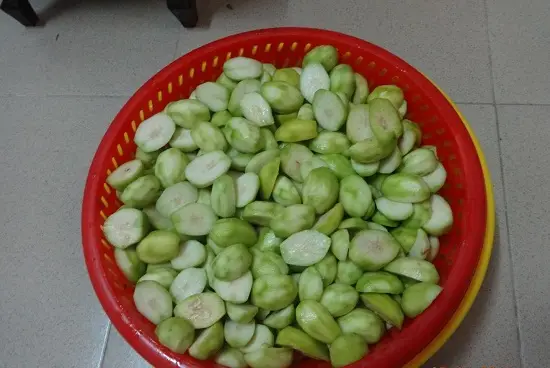 làm cóc ngâm chua ngọt sơ chế nguyên liệu 2