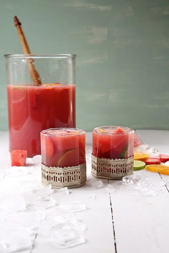 Cách làm cocktail dưa hấu dâu tây ngon tuyệt