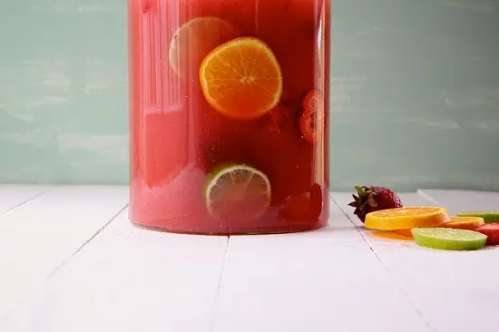Cách làm cocktail dưa hấu dâu tây ngon tuyệt 8