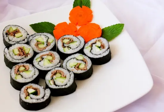 Cách làm cơm cuộn Hàn Quốc ngon đúng điệu