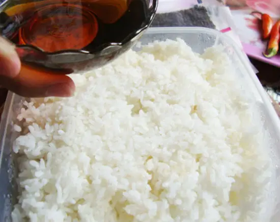 nấu cơm làm kimbap - cách làm kimbap