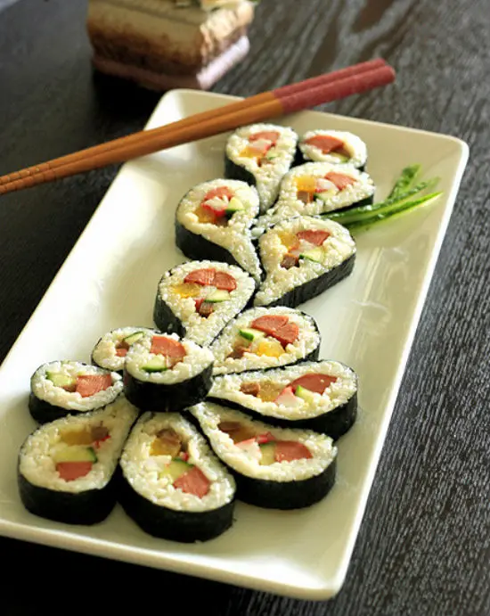 Cách làm cơm cuộn kimbap đơn giản