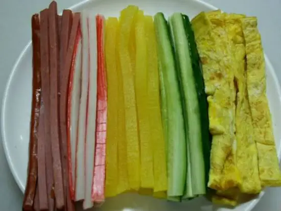 chiên trứng - cách làm kimbap