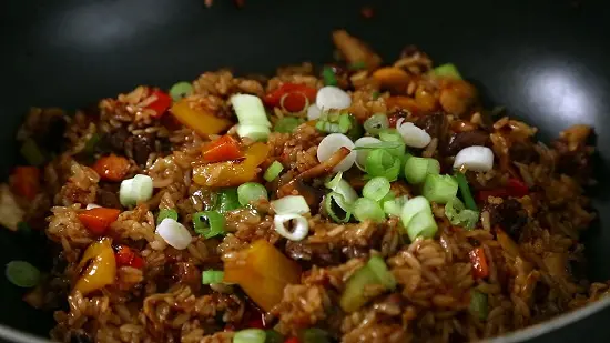 Cách làm cơm rang Hàn Quốc ngon đúng chuẩn 7