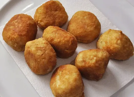 Cách làm cơm viên chiên giải quyết đồ thừa ngày hè 6
