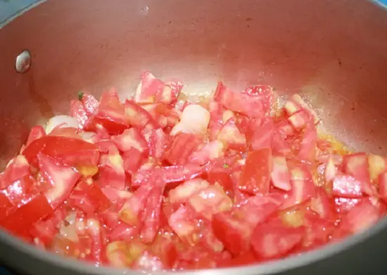 cà chua thái hạt lựu