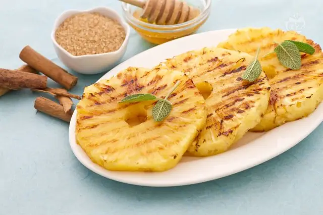 Cách làm dứa nướng mật ong đúng chuẩn kiểu Ý