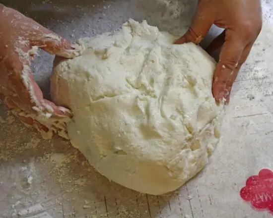 cho fondant ra tấm nilon