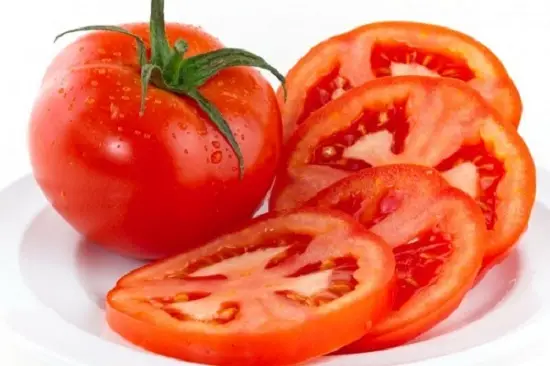 Cà chua đừng cắt quá nhỏ nhé