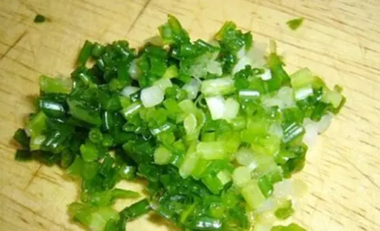 gà chao mỡ hành thái hành