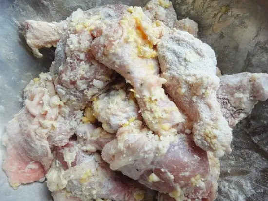 Cách làm gà chiên trộn sốt cay kiểu Hàn 3