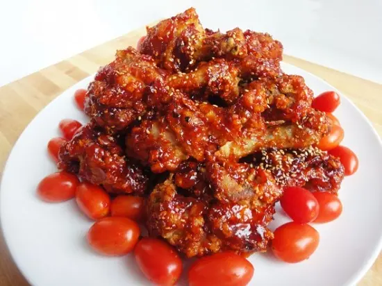 Cách làm gà chiên trộn sốt cay kiểu Hàn