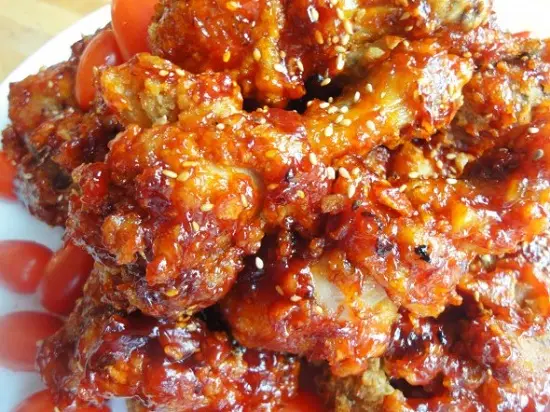 Hướng dẫn mẹ làm gà rán kiểu Hàn thơm ngon cho các bé 7