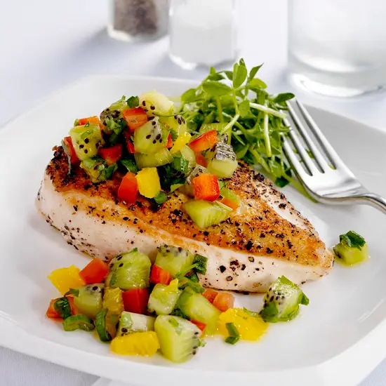 Chicken breast w/Kiwi Salsa 012