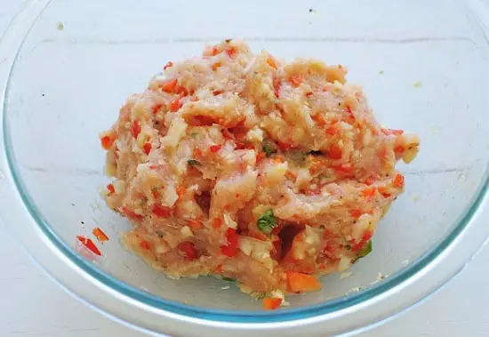 trộn trứng với thịt gà