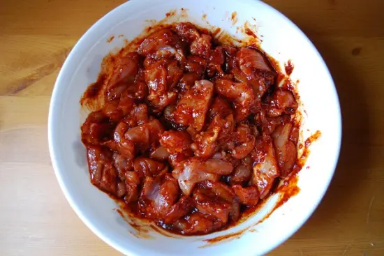 cach-lam-ga-xao-bap-cai-4