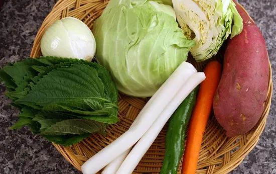 Cách làm gà xào cay với rau củ cực kì đã miệng 2