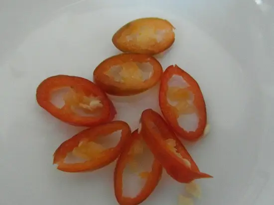 Chuẩn bị nguyên liệu làm gỏi đu đủ bò khô 3