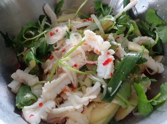 gỏi mực táo xanh cách làm
