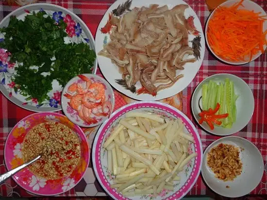 gỏi ngó sen tôm thịt sơ chế