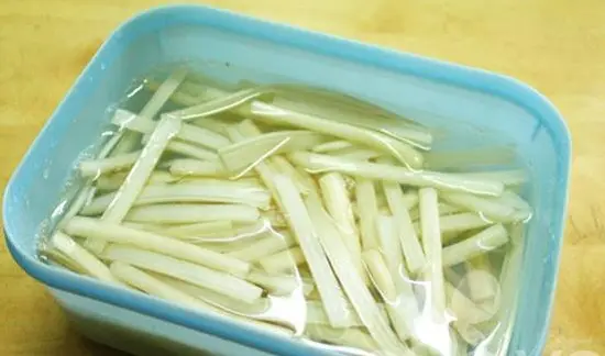 gỏi ngó sen tôm thịt ngâm ngó sen