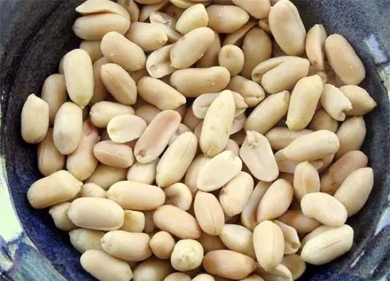 gỏi sứa bắp chuối chua xát vỏ lạc