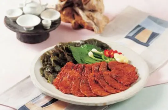 Cách làm Jeyuk-gui – Thịt nướng cay kiểu Hàn Quốc cực ngon
