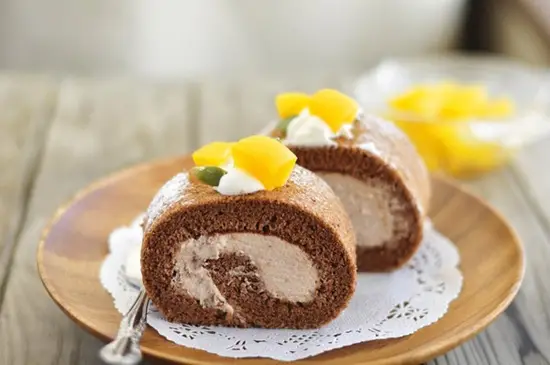 Cách làm kem bánh gato cuộn