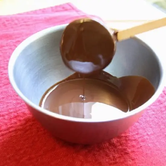 nhúng kiwi vào socola