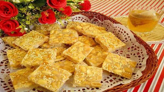 làm kẹo lạc vừng thành phẩm