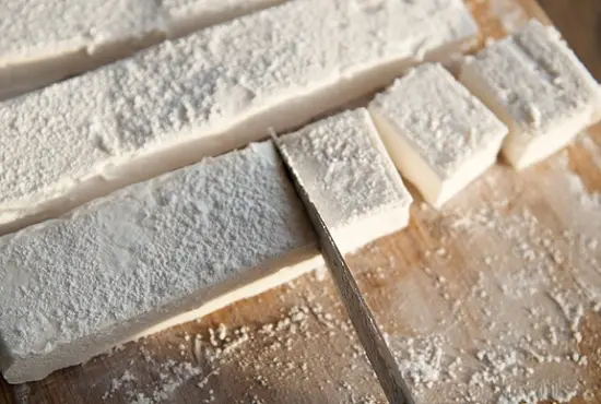 kẹo marshmallow cắt kẹo