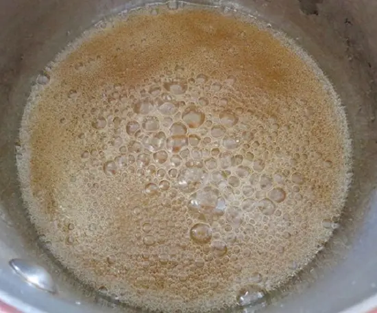 thêm bơ nhạt vào làm kẹo mè xửng