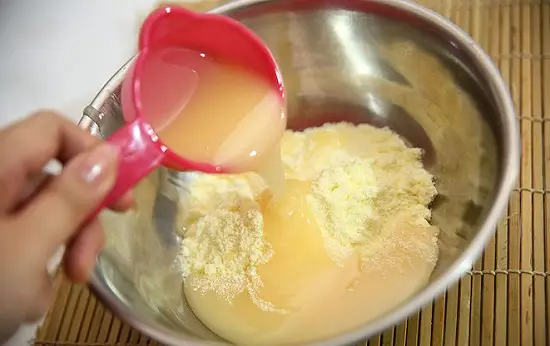 trộn sữa bột và sữa đặc