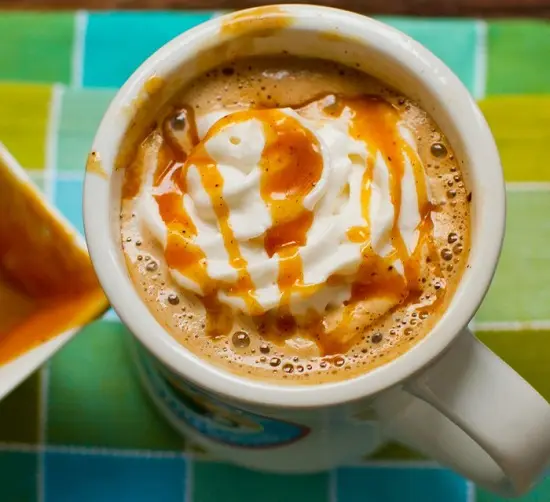 thơm kem và caramel