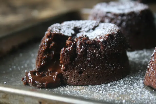 Cách làm Lava Cake tại nhà 6