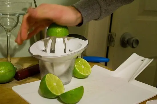 Cách làm Margarita cổ điển từ những nguyên liệu cực đơn giản 2