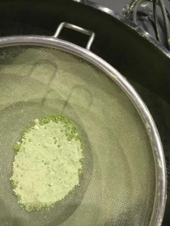 Sơ chế nguyên liệu làm matcha cookies
