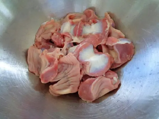 Chuẩn bị nguyên liệu làm mề gà nướng sả ớt