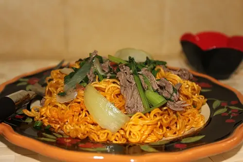 Cách làm mì xào bò thơm ngon