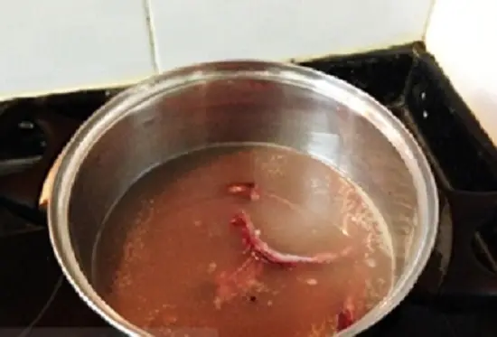 bắt đầu làm miến lươn khô giòn