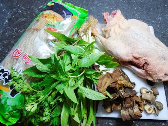 Nguyên liệu làm món miến măng vịt