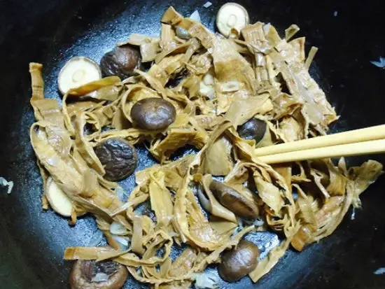 Các bước làm món miến măng vịt