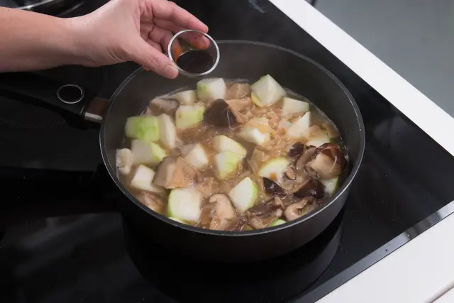Cách làm miến om nấm thơm ngon 8