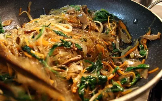 cach-lam-mien-xao-kho-m