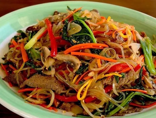 Cách làm miến xào thịt bò rau củ kiểu Hàn